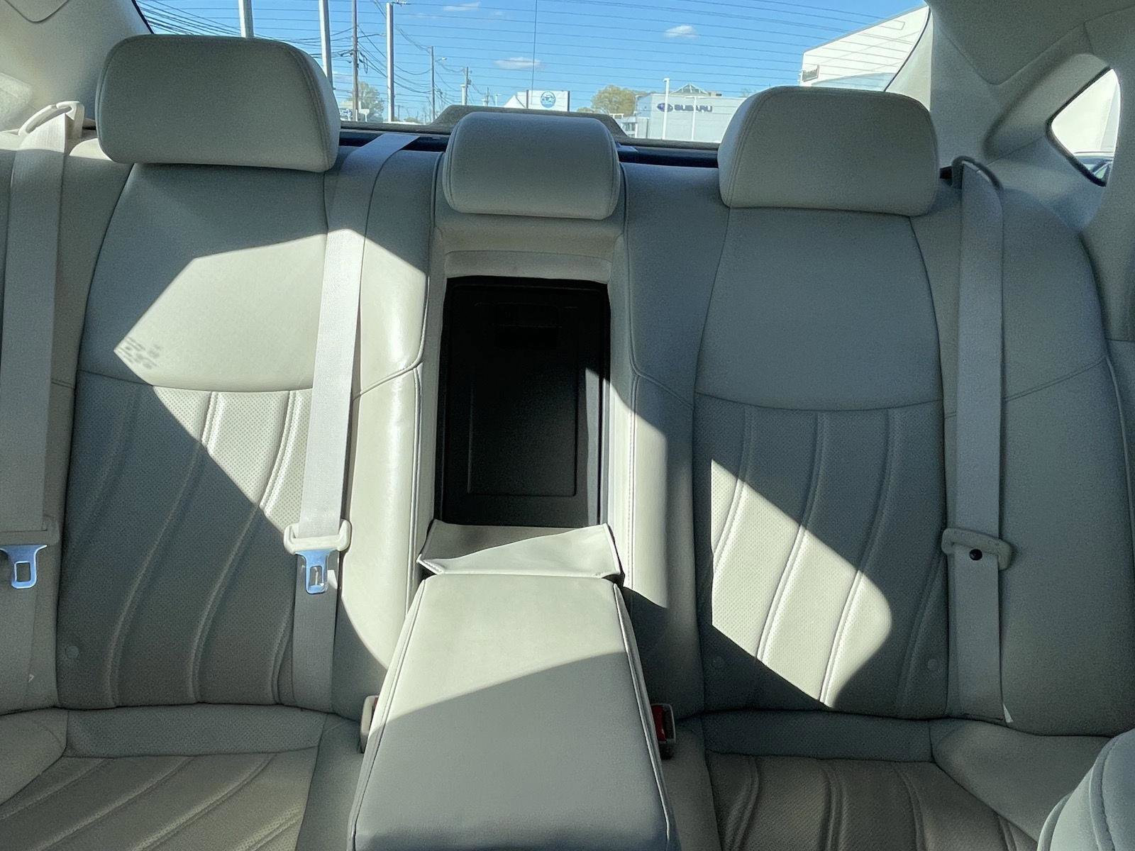 Used 2012 INFINITI M37 x w/ Deluxe Touring Pkg AWD/4WD image 19