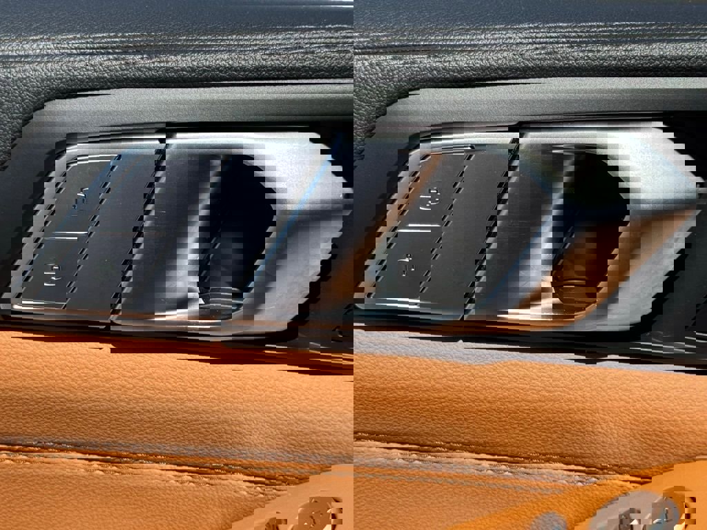 Used 2019 BMW X7 xDrive40i w/ Premium Package image 18