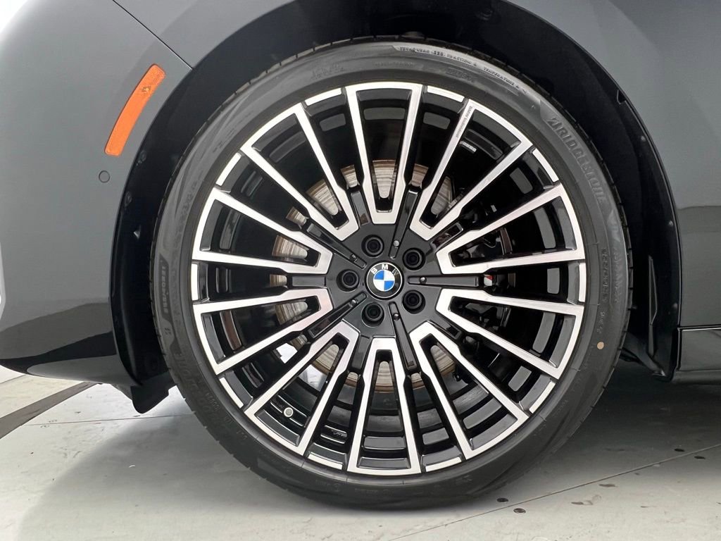 New 2026 BMW 740i image 23