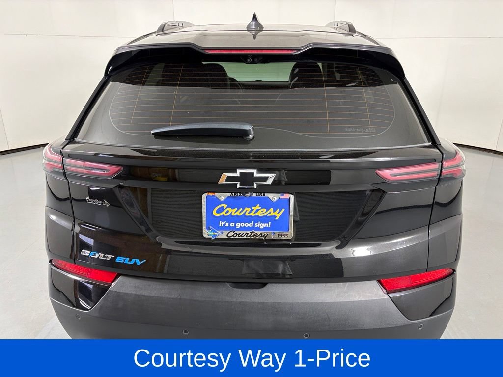 Used 2022 Chevrolet Bolt EUV Premier w/ Sun & Sound Package FWD image 9