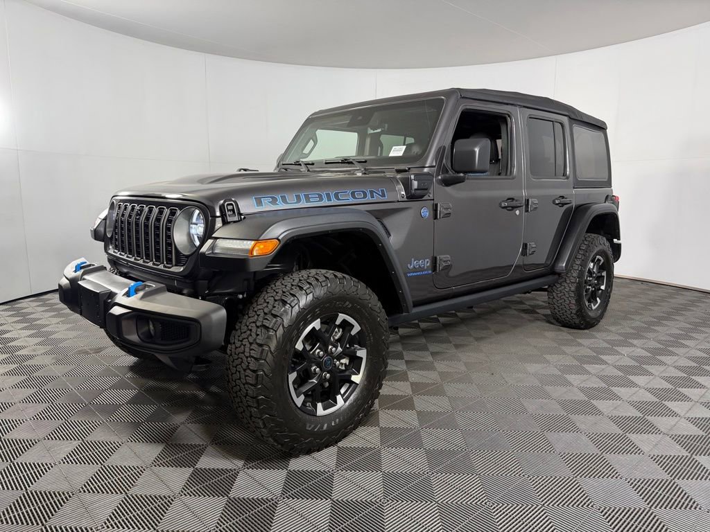 Used 2025 Jeep Wrangler Unlimited Rubicon 4xe w/ Safety Group AWD/4WD image 3
