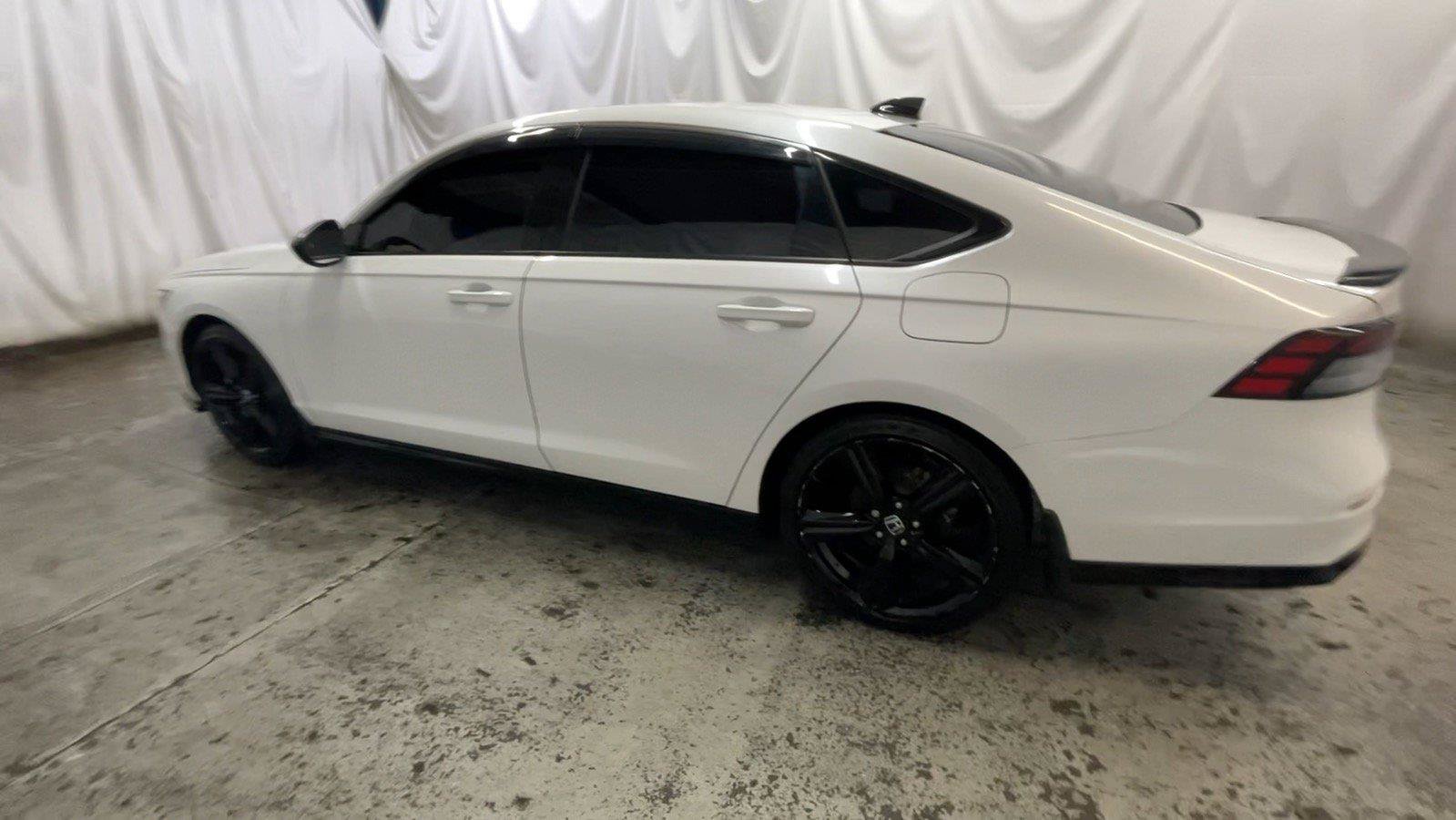 Used 2023 Honda Accord Sport image 11