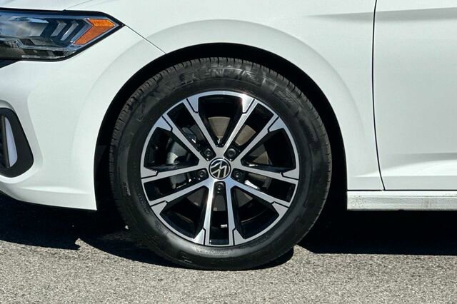 Used 2024 Volkswagen Jetta Sport image 24