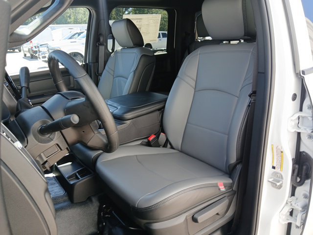 New 2027 RAM 4500 Tradesman w/ Chrome Appearance Group AWD/4WD image 32