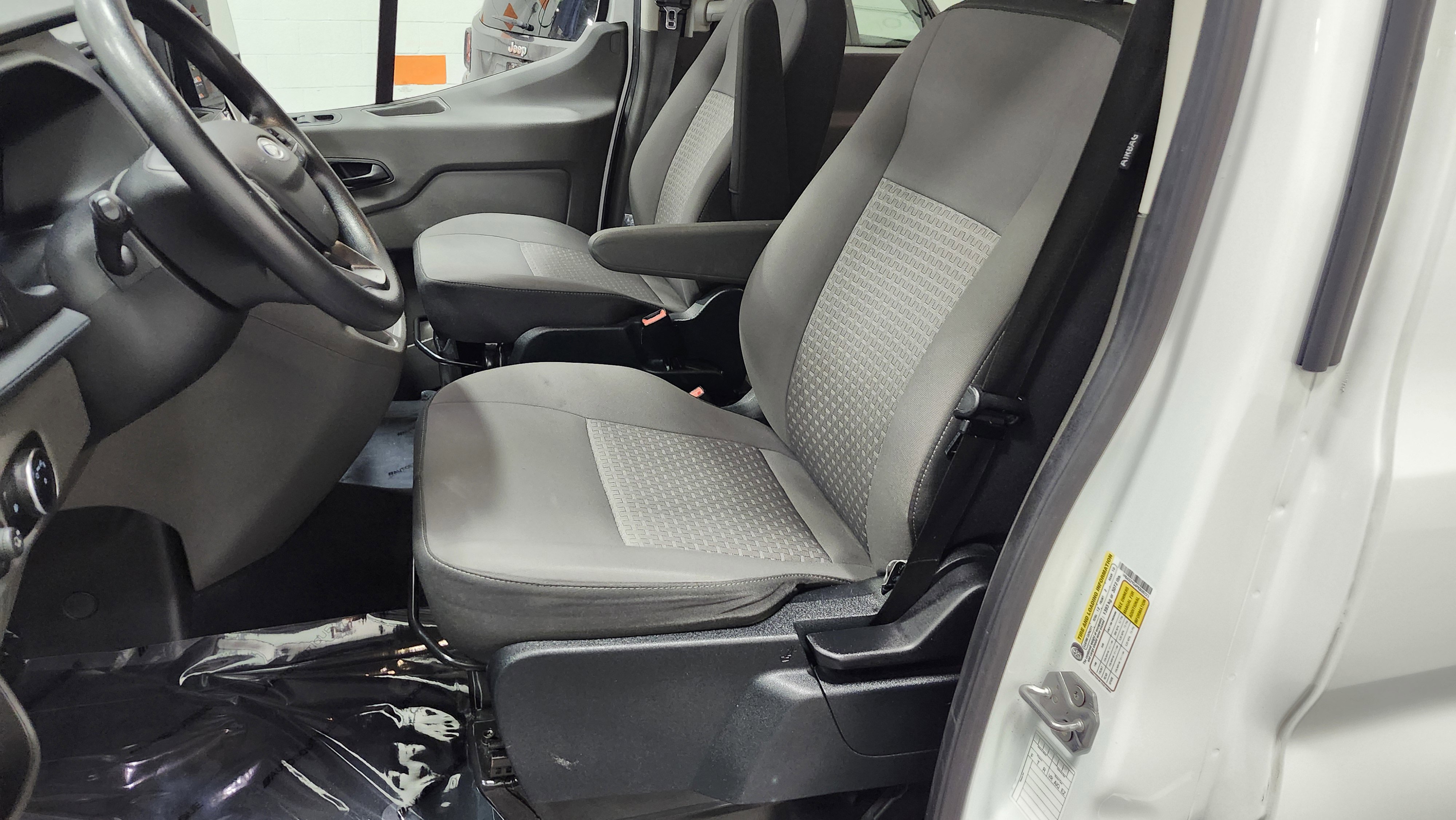 Used 2023 Ford Transit 350 XLT image 26