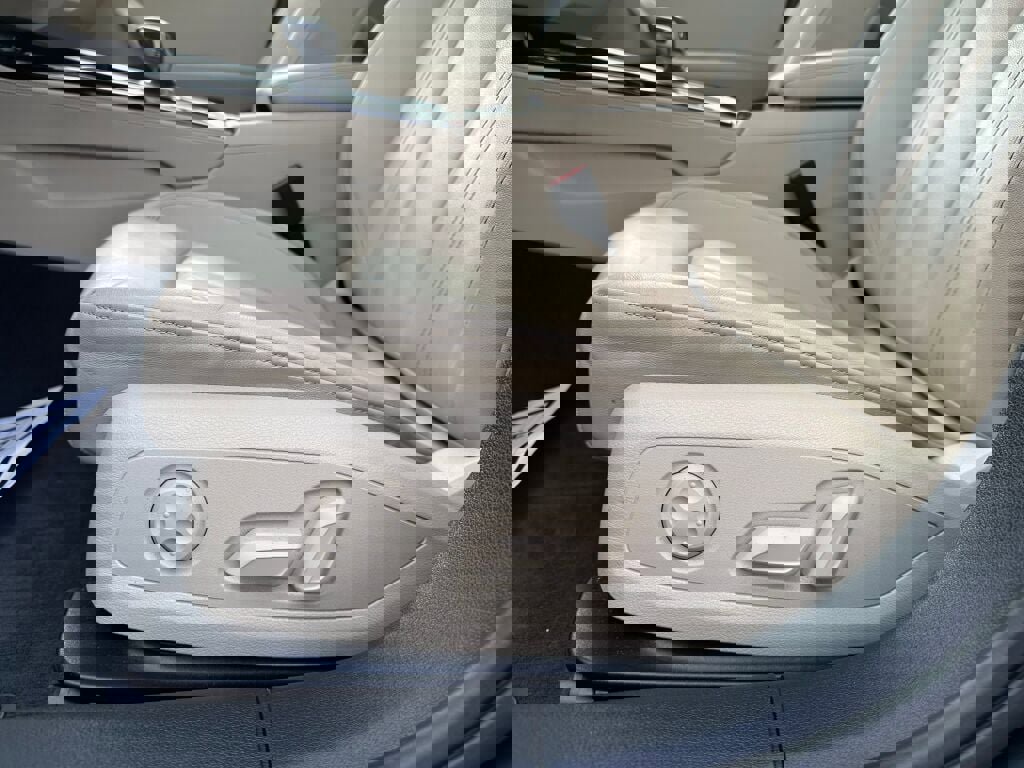 Used 2021 Audi A4 2.0T Premium Plus w/ Premium Plus Package image 10