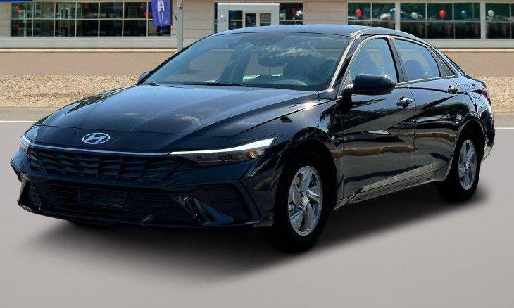 New 2025 Hyundai Elantra SE