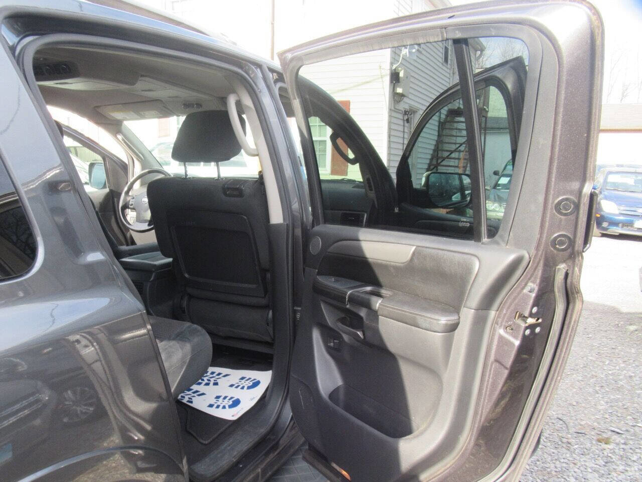 Used 2012 Nissan Armada SV image 30
