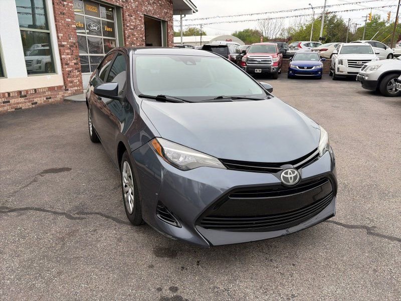 Used 2018 Toyota Corolla LE FWD image 3