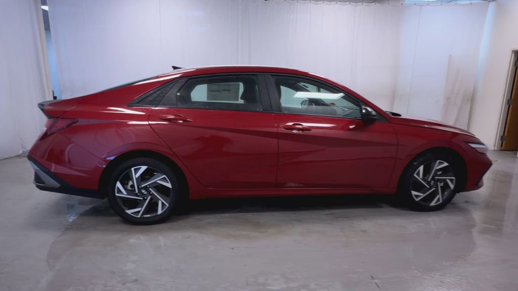 Used 2025 Hyundai Elantra Sport w/ Cargo Package image 9