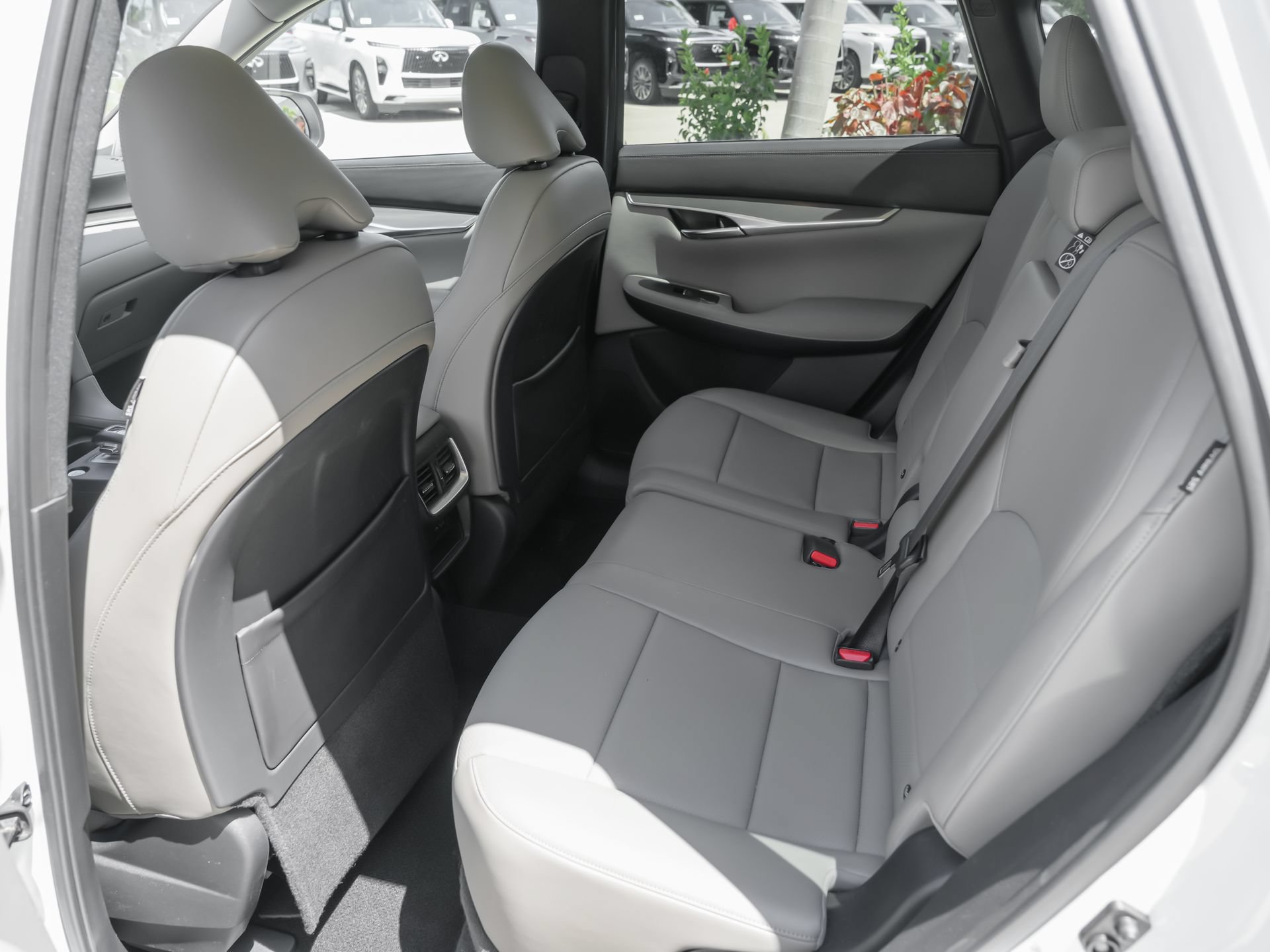 Used 2023 INFINITI QX50 Luxe FWD image 18