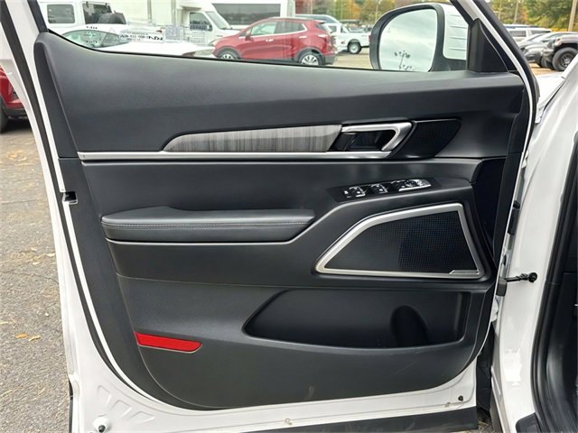 Used 2023 Kia Telluride EX w/ EX Captain's Chair Package image 22
