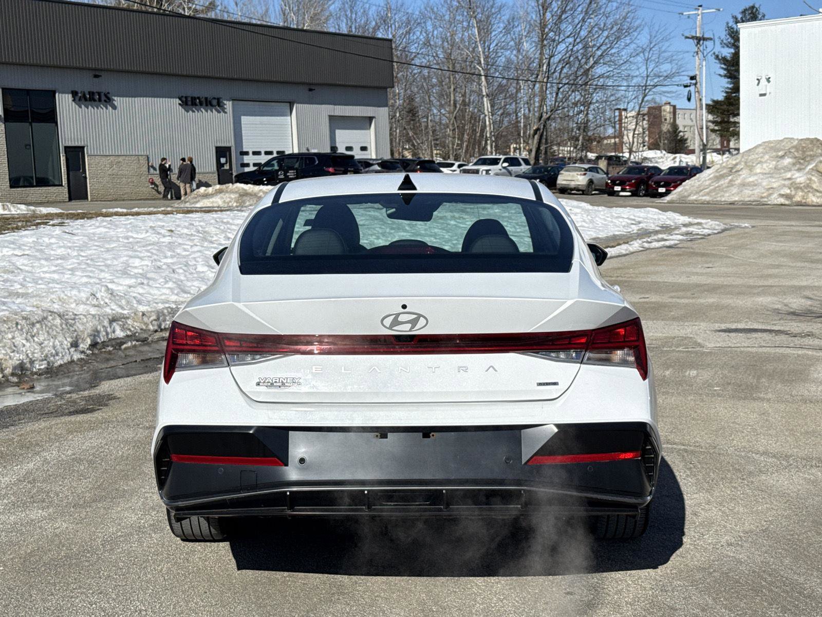 Used 2024 Hyundai Elantra Limited image 7