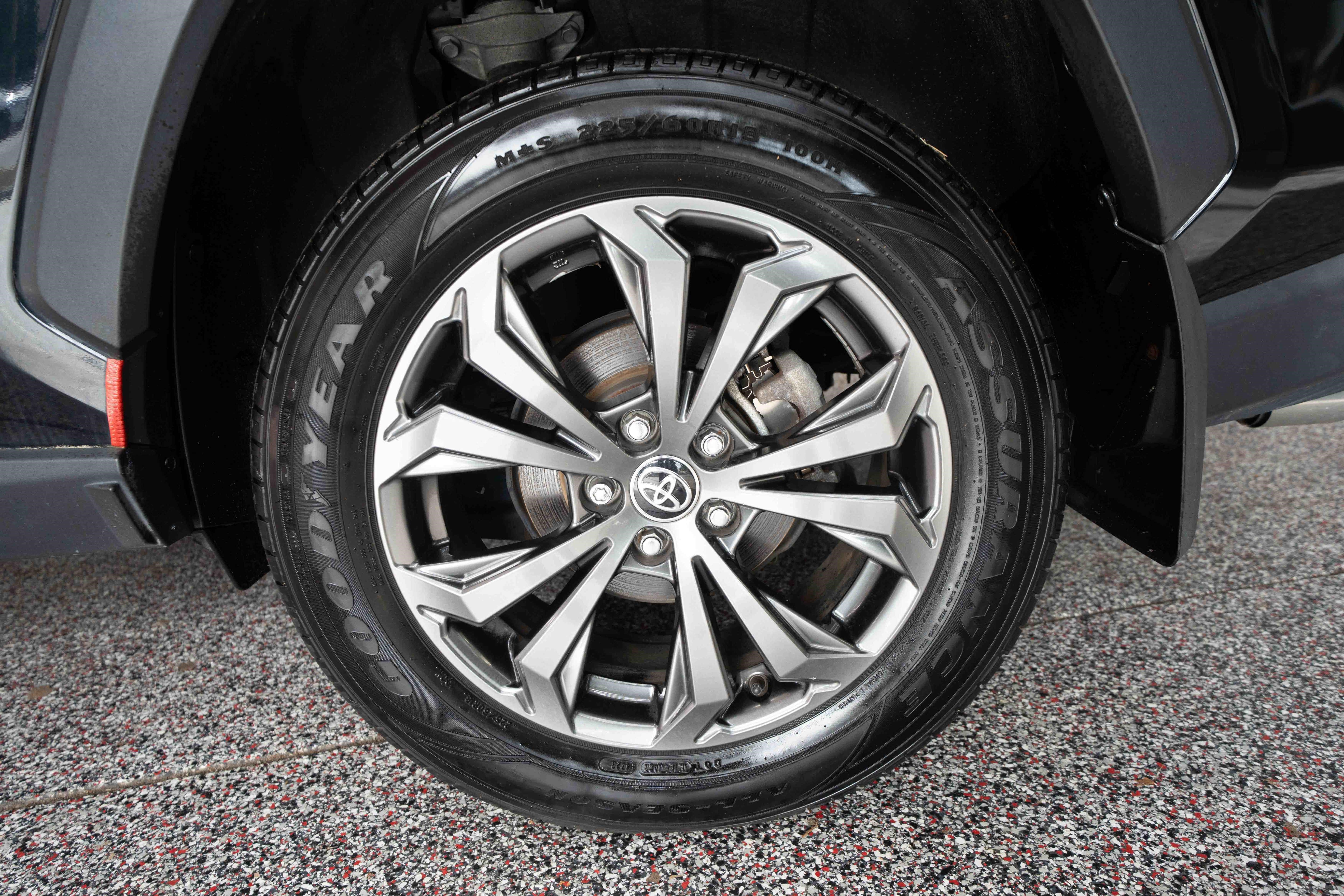 Used 2024 Toyota RAV4 Limited w/ Advanced Technology Package AWD/4WD image 30