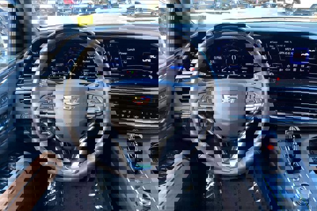 Used 2023 Cadillac Escalade Premium Luxury w/ Performance Package image 4