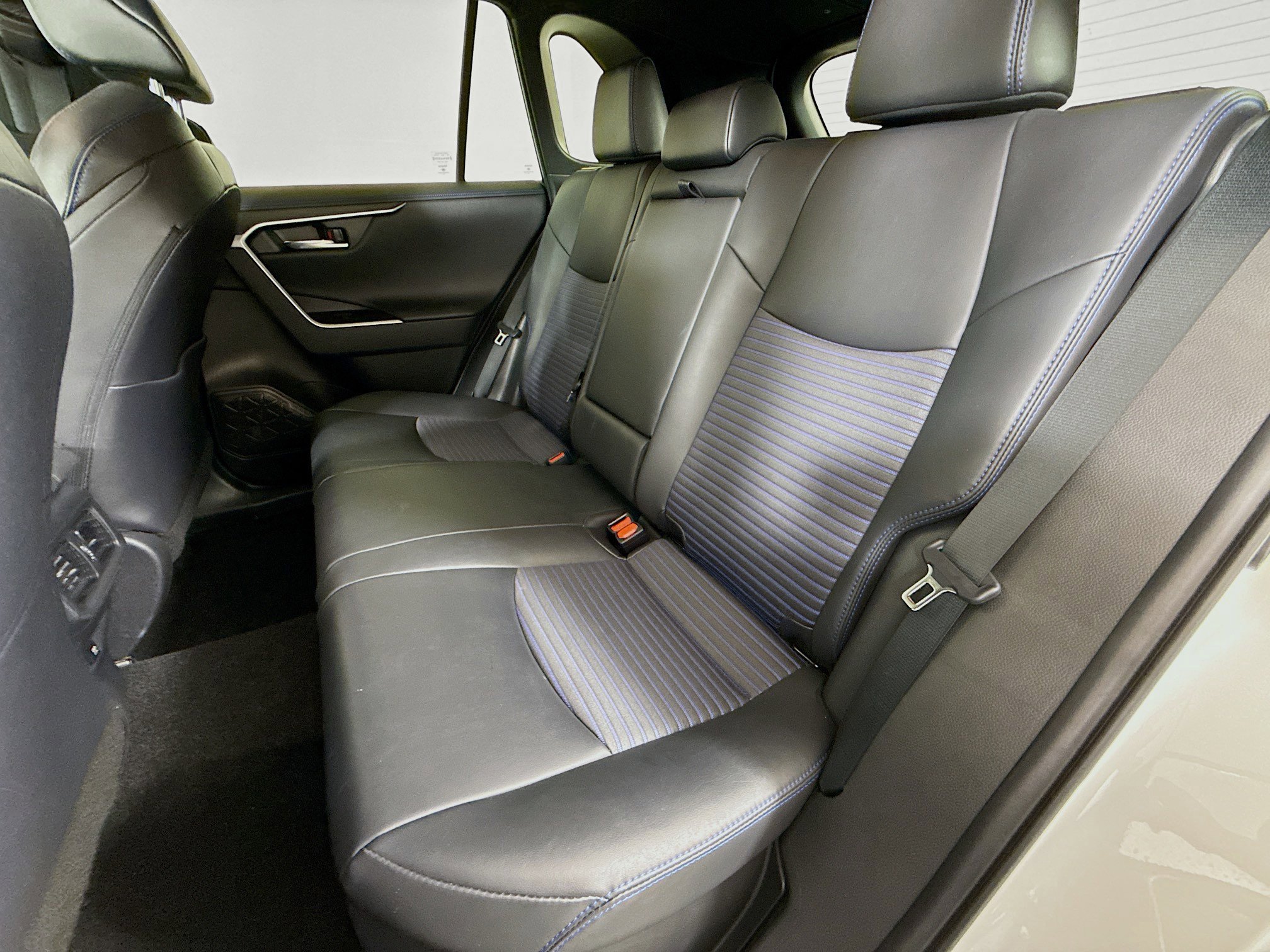 Used 2021 Toyota RAV4 XSE w/ Protection Package (TMS) image 22