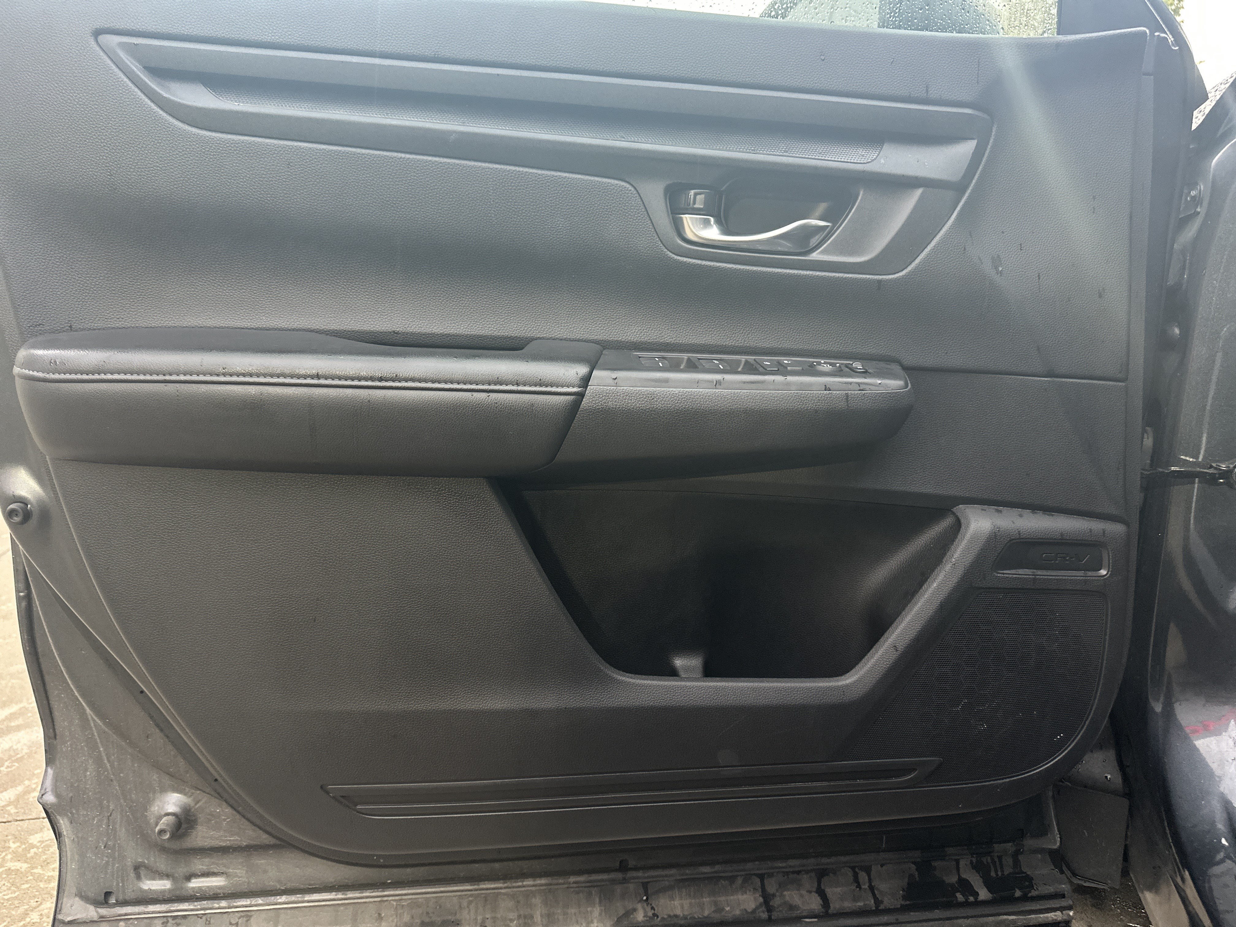 Used 2025 Honda CR-V LX image 9