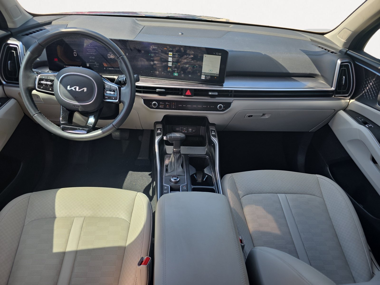 Certified 2024 Kia Sorento S FWD image 2
