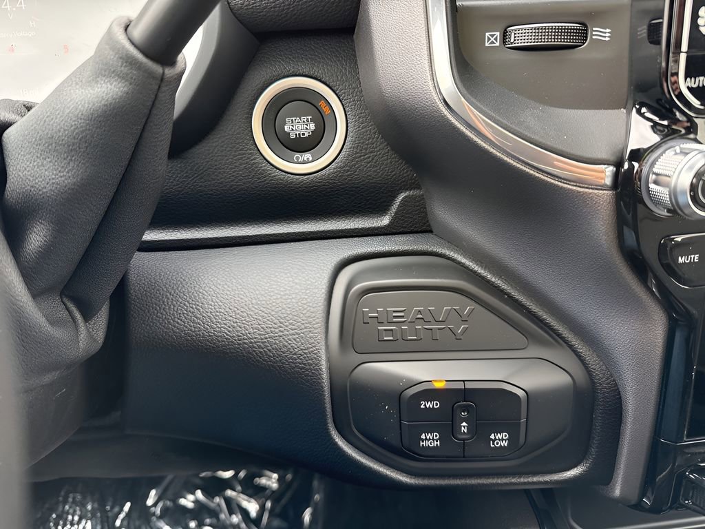 New 2026 RAM 2500 Laramie AWD/4WD image 38