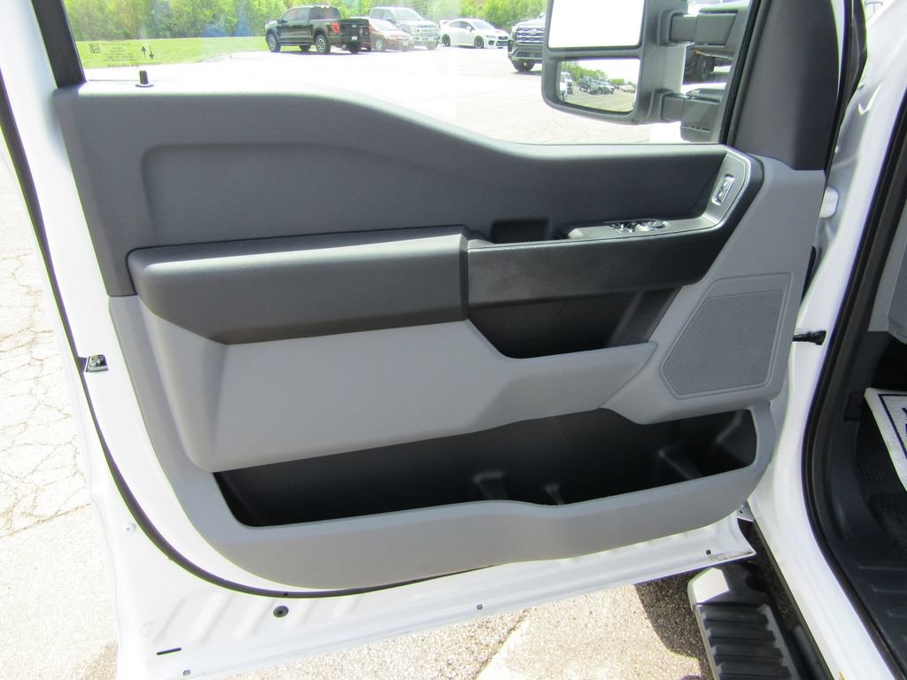 New 2026 Ford F550 4x4 Regular Cab Super Duty image 14