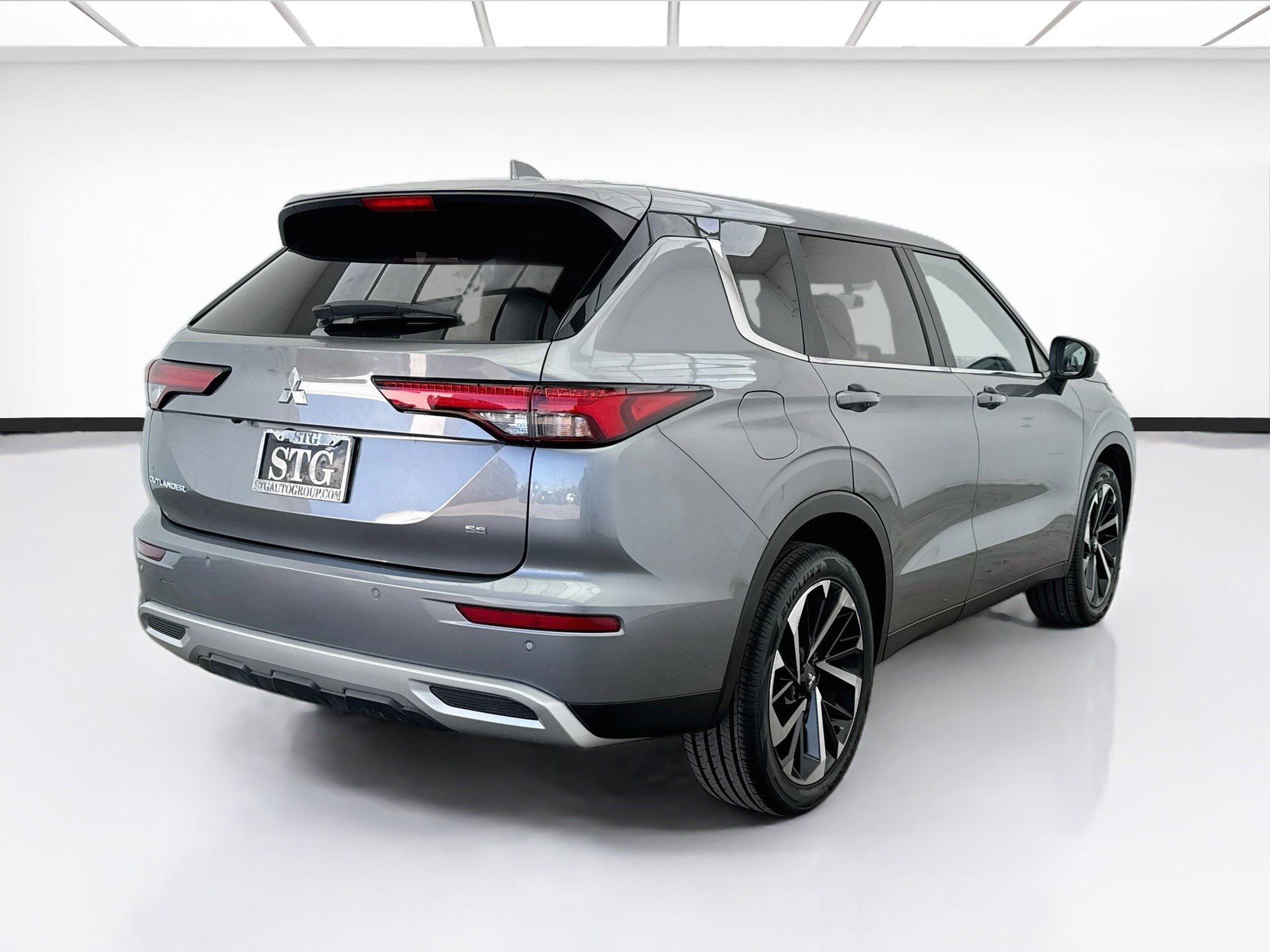 Used 2024 Mitsubishi Outlander SE FWD image 4