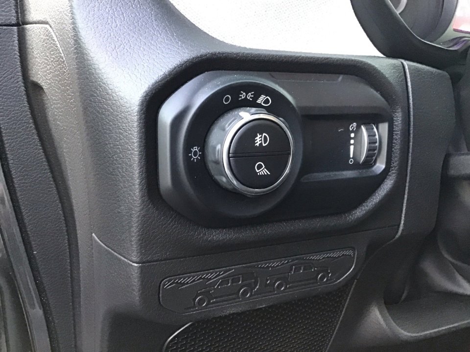 Used 2025 Jeep Gladiator Sport image 33