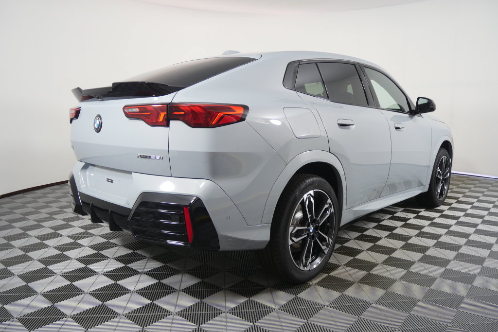 New 2027 BMW X2 xDrive28i AWD/4WD image 4