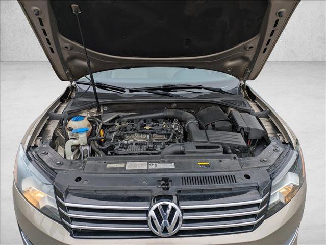Used 2015 Volkswagen Passat 1.8T Wolfsburg Edition image 25