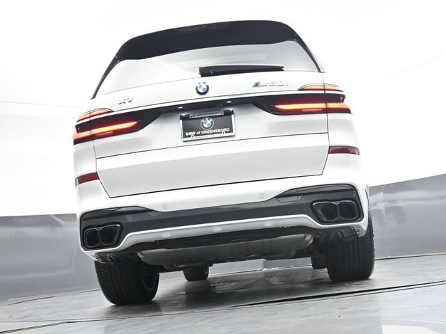 Used 2025 BMW X7 M60i AWD/4WD image 44
