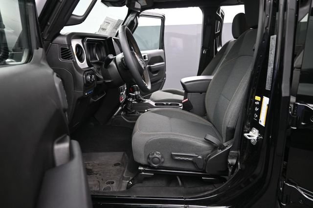 Used 2024 Jeep Wrangler Unlimited AWD/4WD image 10