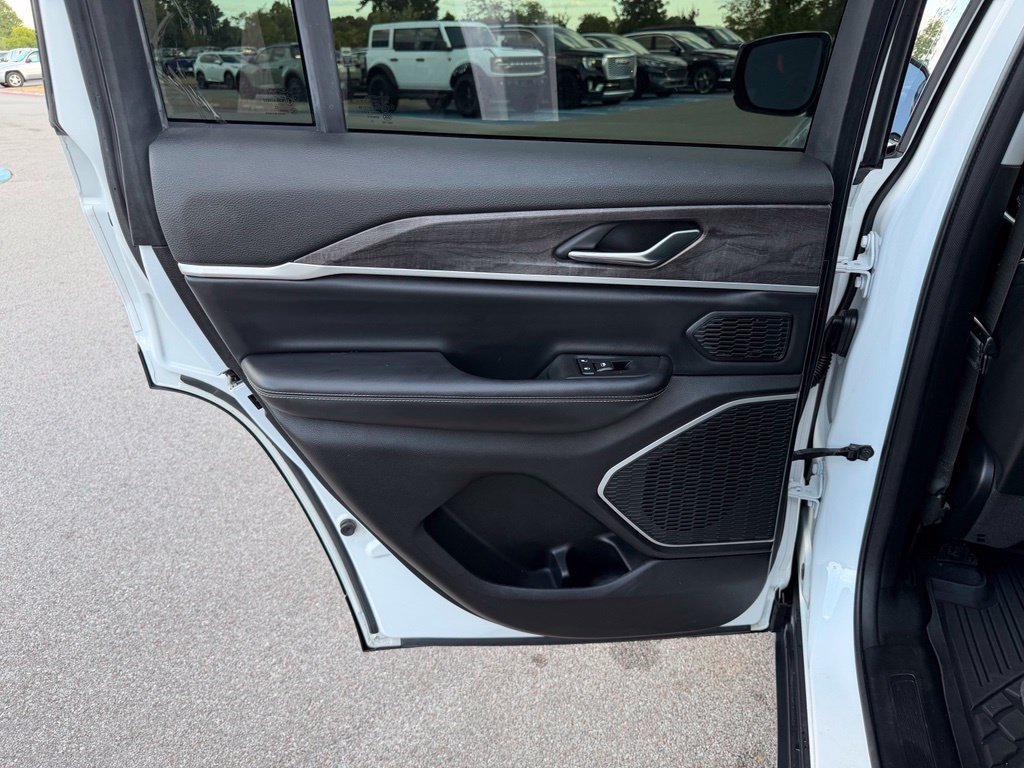 Used 2022 Jeep Grand Cherokee Limited AWD/4WD image 19