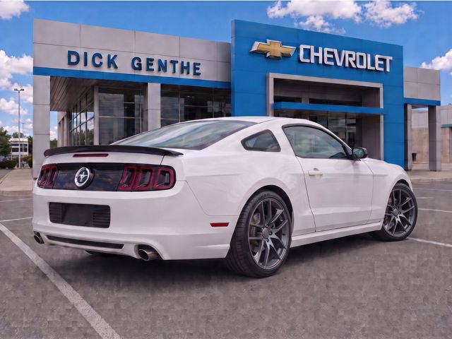 Used 2014 Ford Mustang Coupe RWD image 3