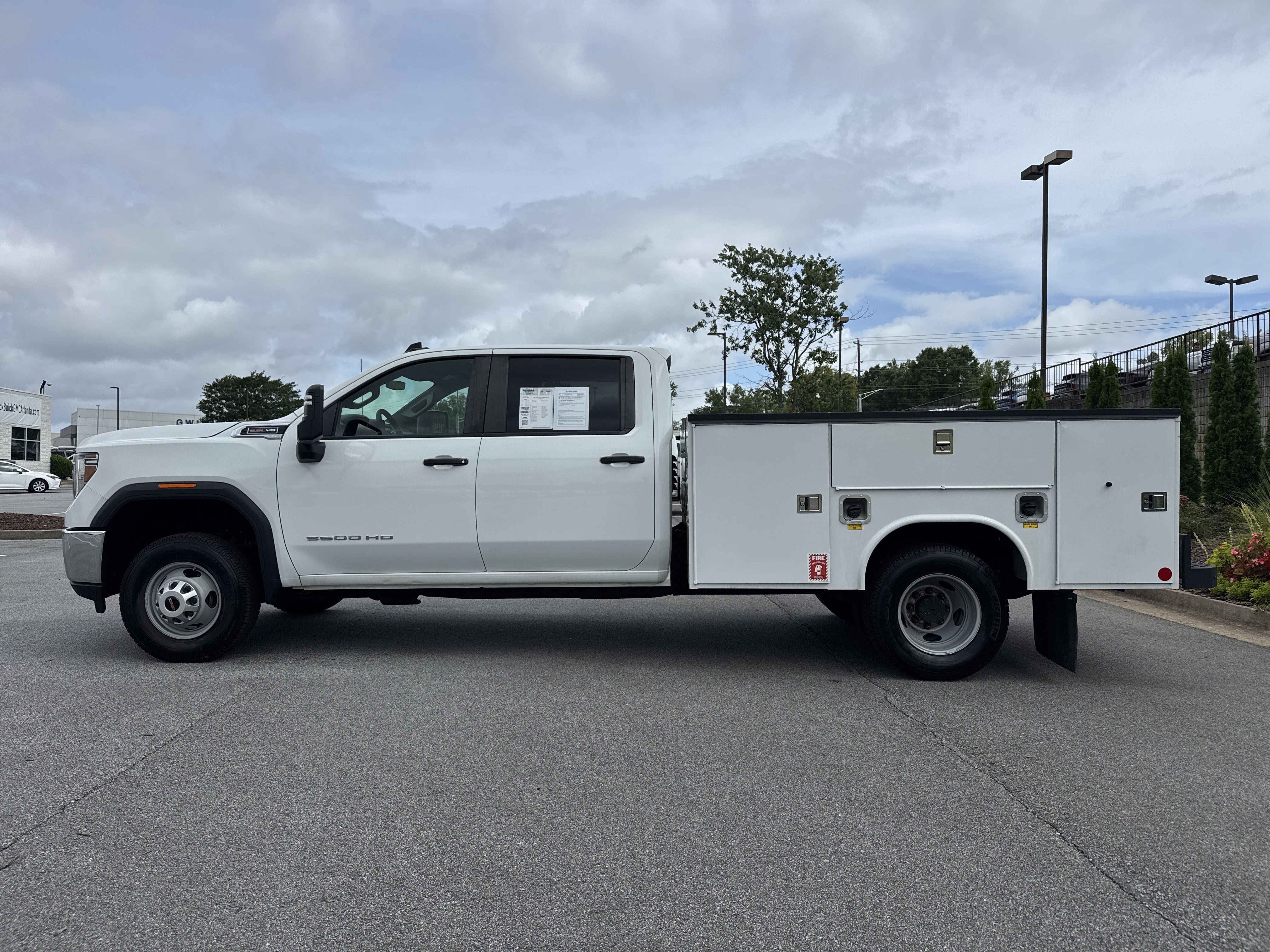 Used 2022 GMC Sierra 3500 Pro w/ Convenience Package RWD image 7