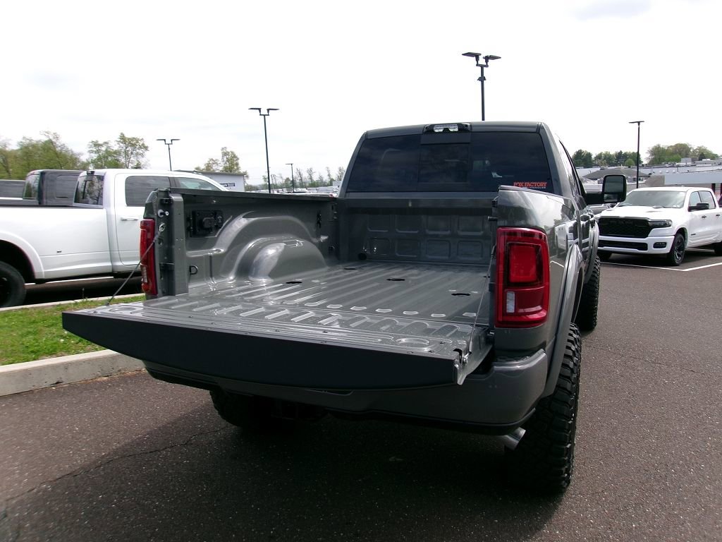 New 2026 RAM 2500 Laramie AWD/4WD image 14