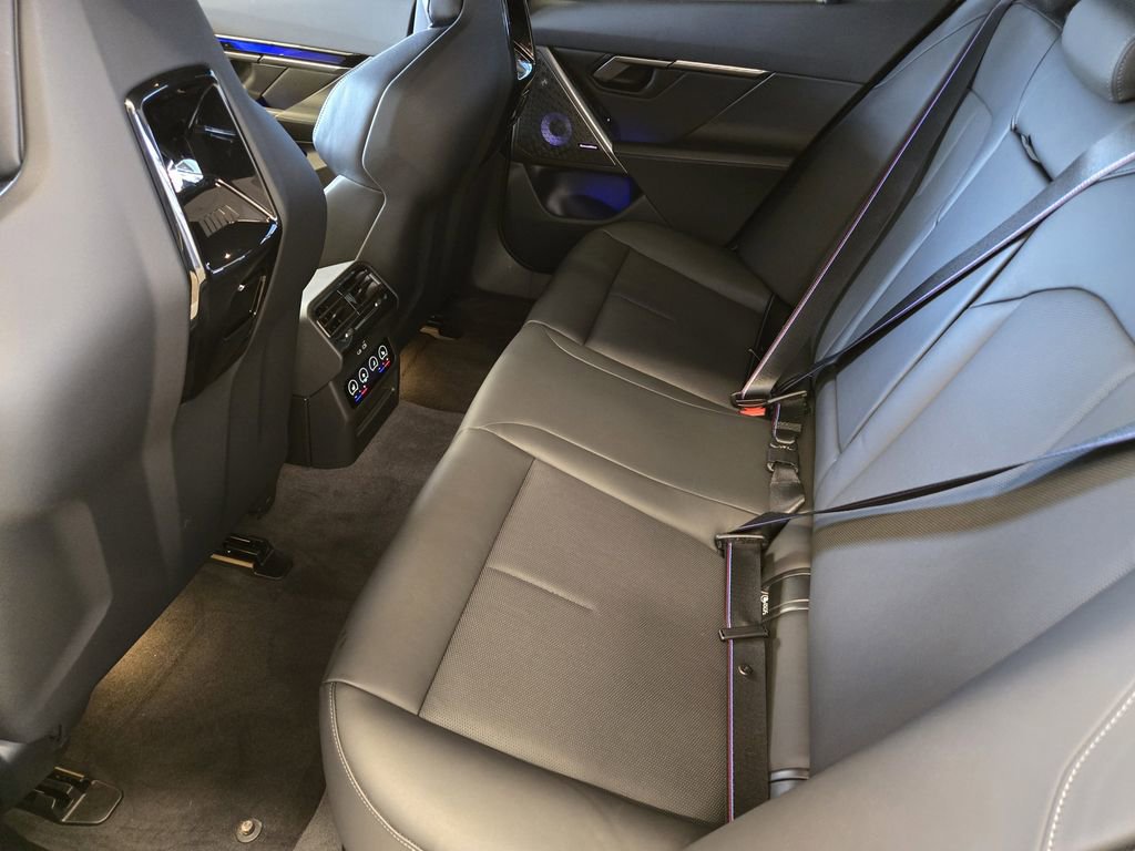 Used 2025 BMW M5 w/ Carbon Package image 29