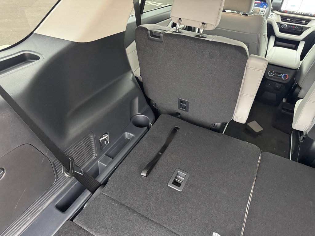 New 2026 Ford Explorer Active image 9