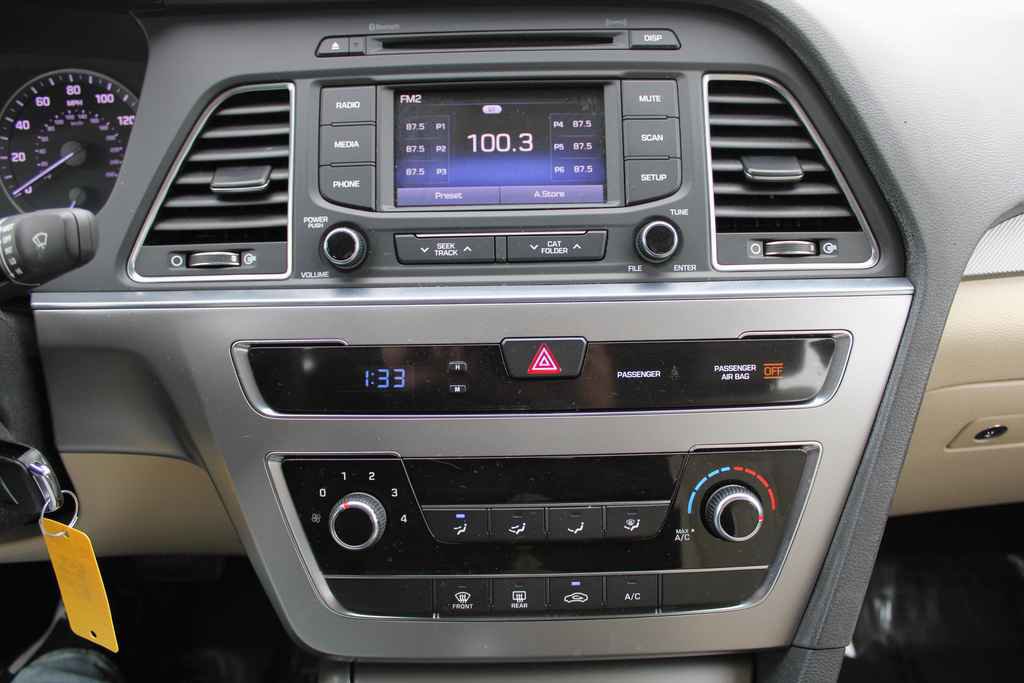 Used 2015 Hyundai Sonata SE w/ Option Group 09 image 12