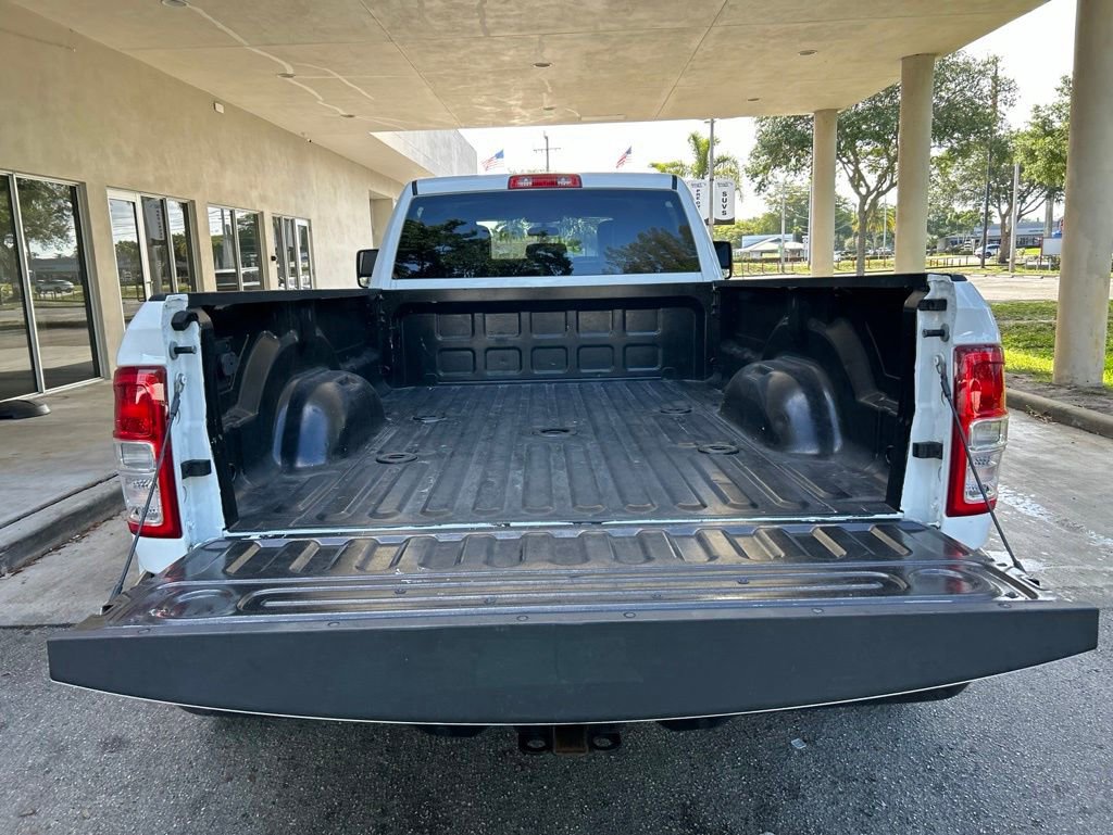 Used 2023 RAM 3500 Tradesman w/ Chrome Appearance Group AWD/4WD image 35