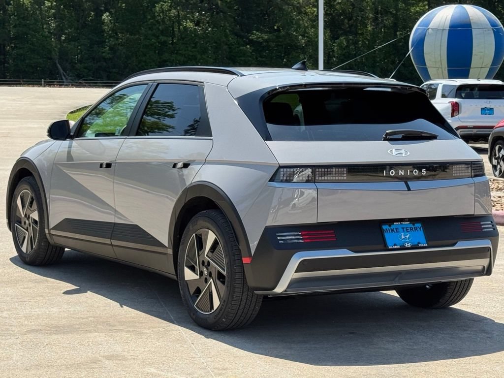 New 2025 Hyundai Ioniq 5 SEL RWD image 13