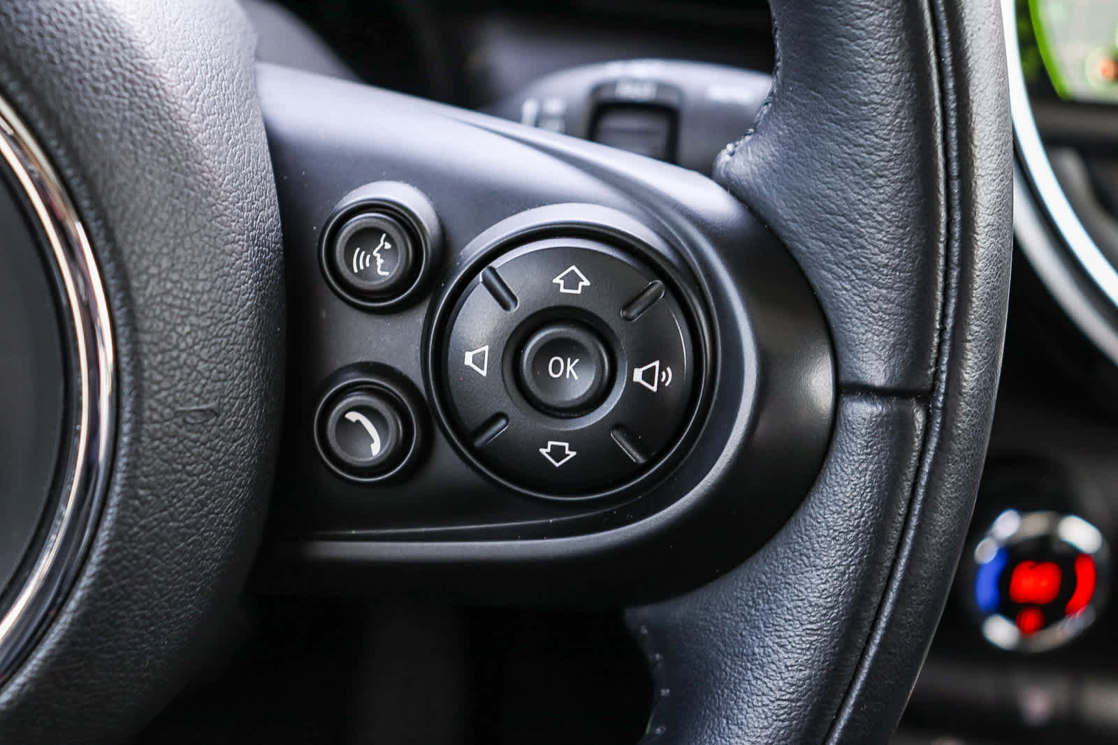 Used 2018 MINI Cooper 2-Door Hardtop image 21