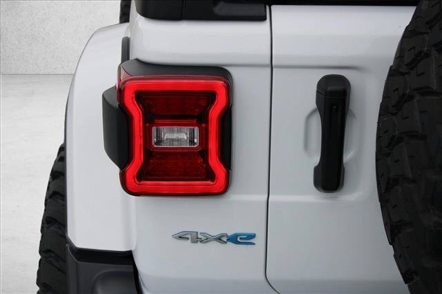 Used 2021 Jeep Wrangler Unlimited Sahara AWD/4WD image 11