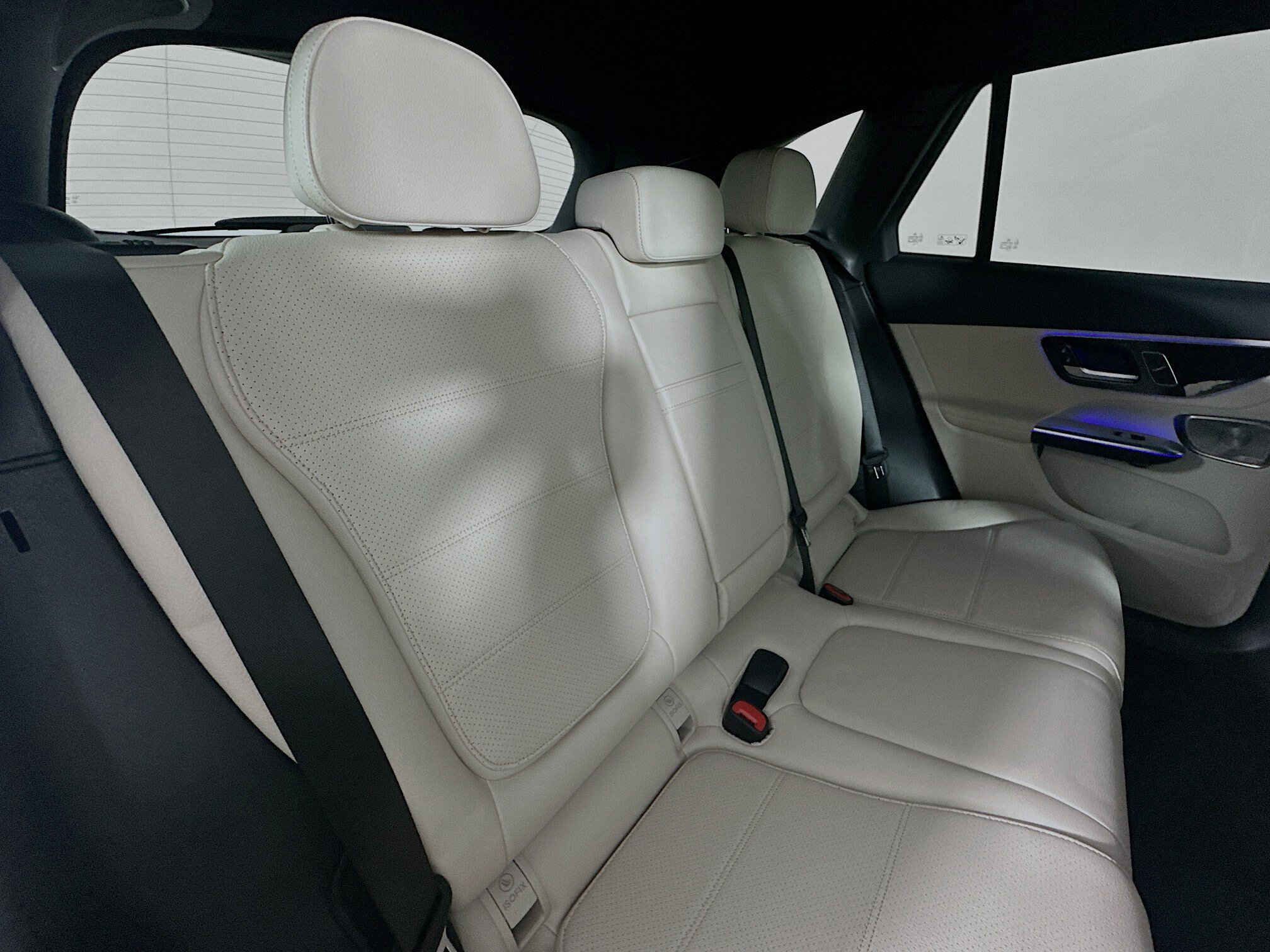 Used 2025 Mercedes-Benz GLC 300 4MATIC image 38