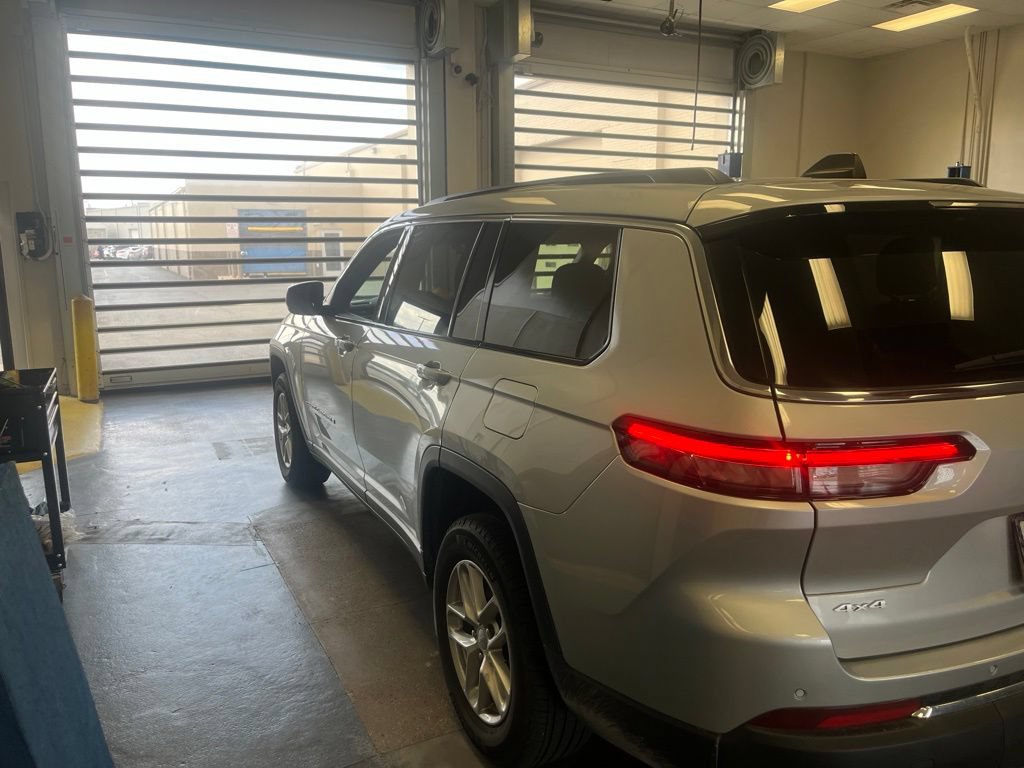 Used 2024 Jeep Grand Cherokee L Laredo AWD/4WD image 6