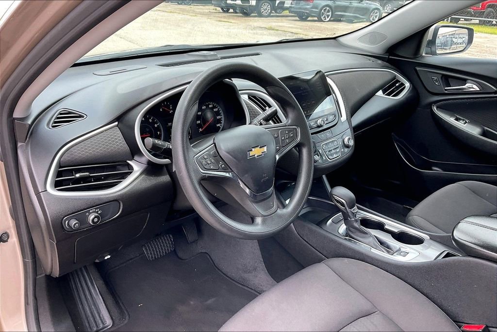 Used 2023 Chevrolet Malibu LT FWD image 14