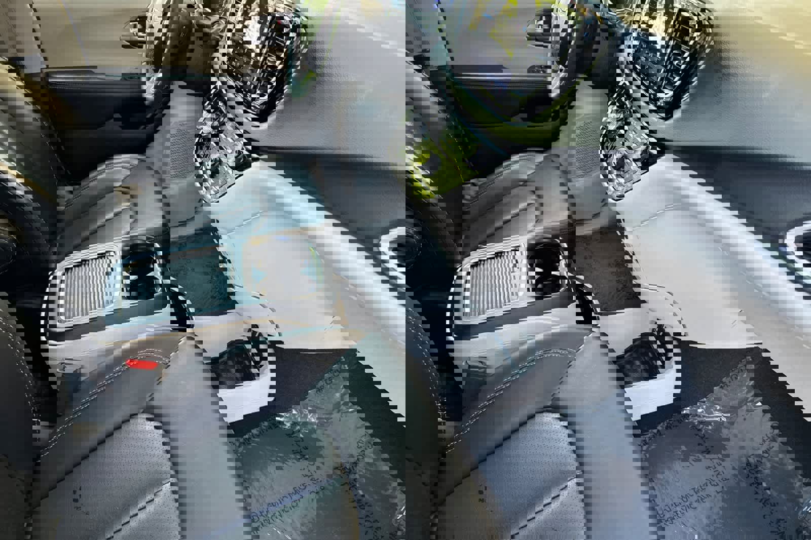 Used 2023 Chrysler Pacifica Touring-L image 18