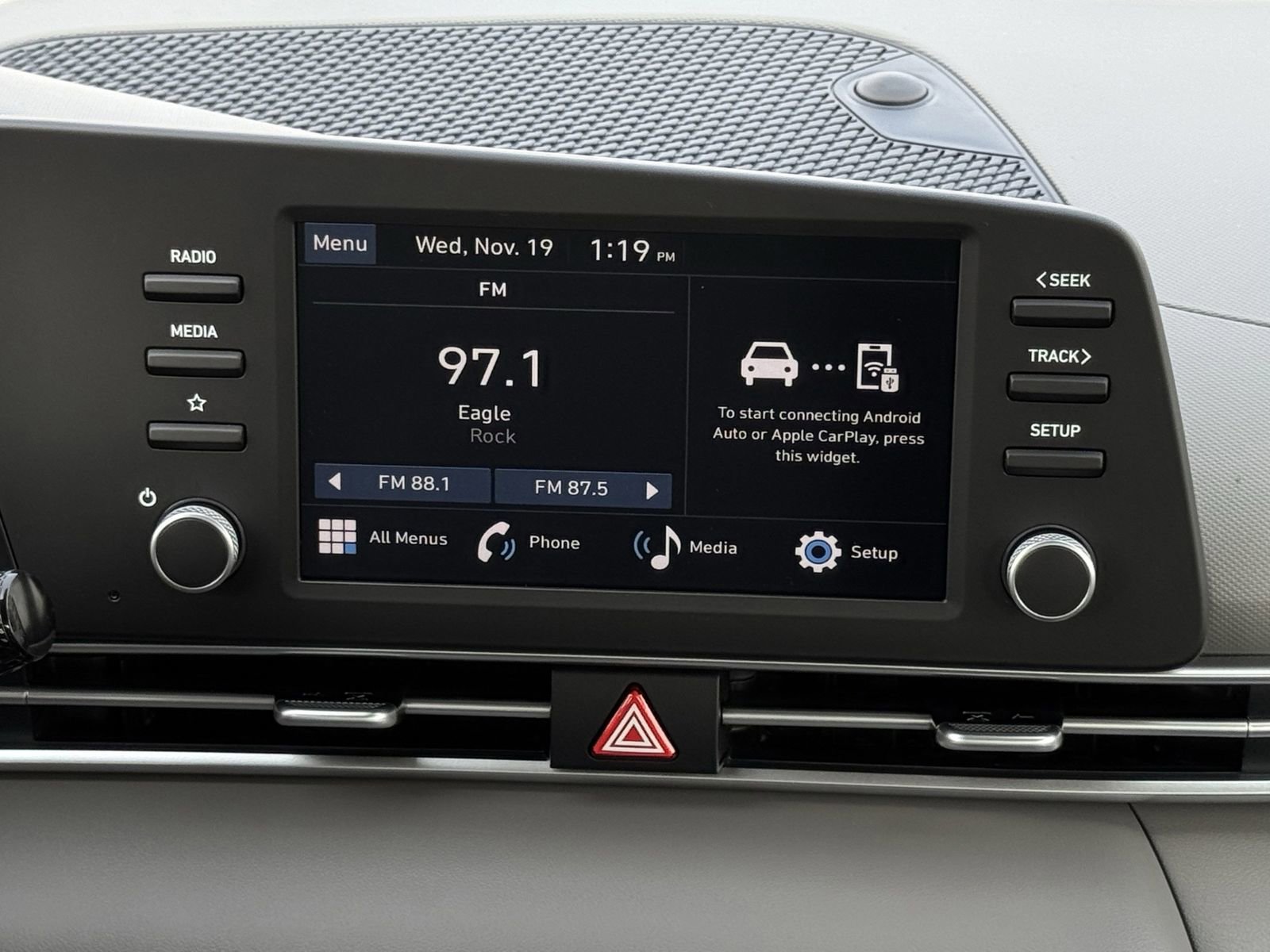 New 2026 Hyundai Elantra SE FWD image 18