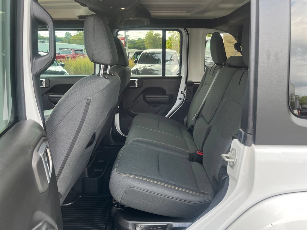 Used 2024 Jeep Wrangler Unlimited w/ Convenience Group AWD/4WD image 26