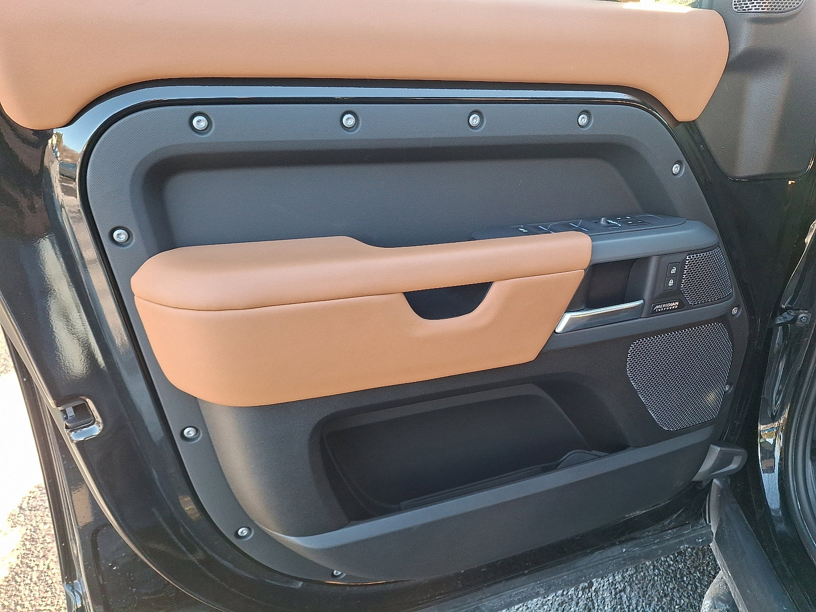 Used 2023 Land Rover Defender 110 X image 12