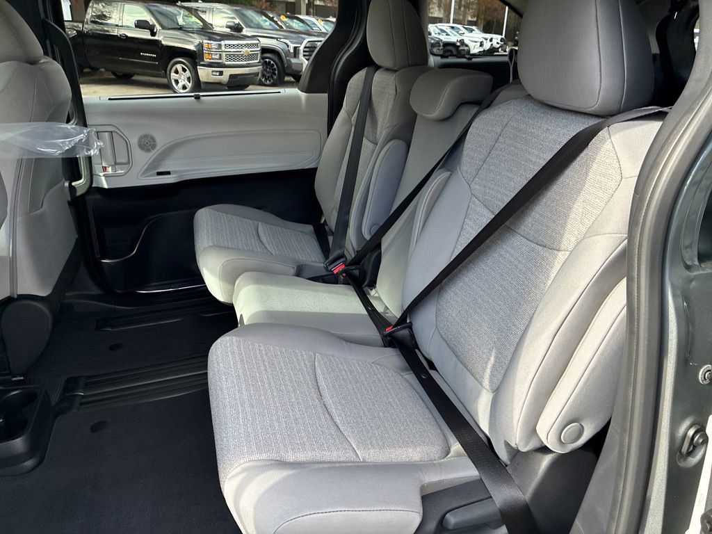 New 2026 Toyota Sienna LE image 16