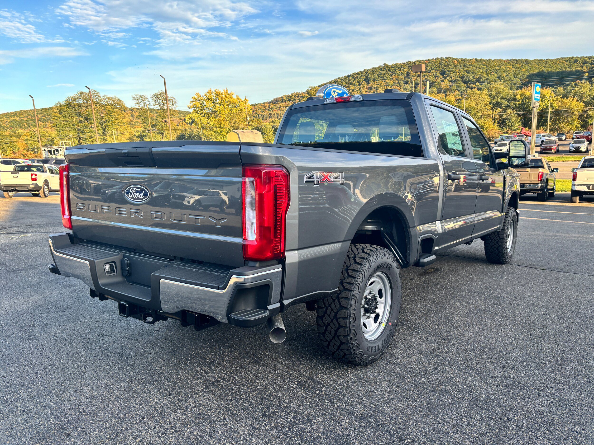 New 2027 Ford F250 XL w/ XL Off-Road 33" Tire Package AWD/4WD image 5